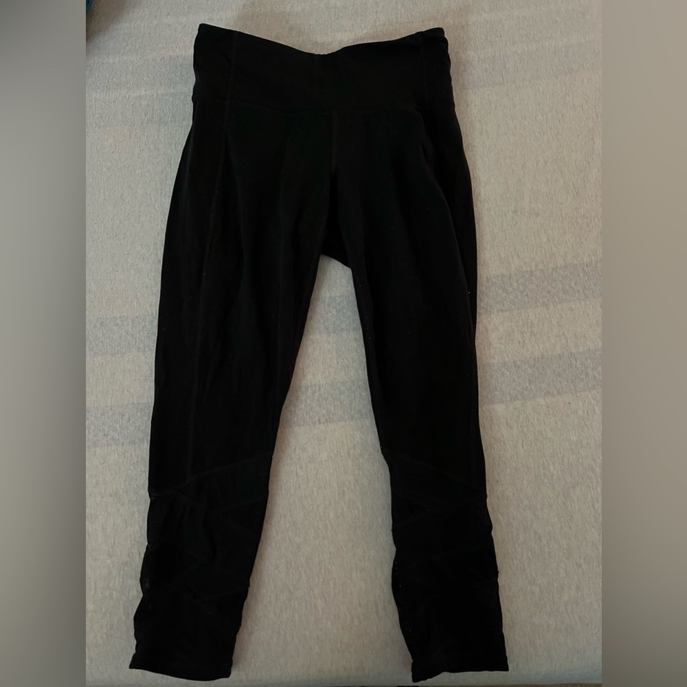 Athleta size small black cropped leggings